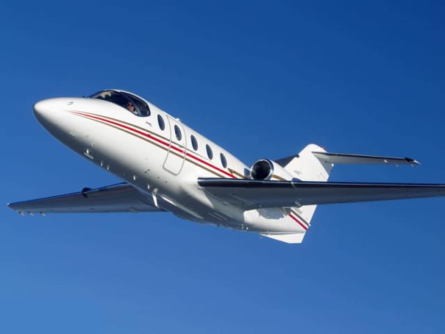 Hawker 400