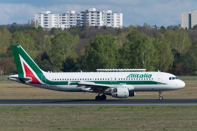 Авиакомпания Alitalia начинает процедуру банкротства.