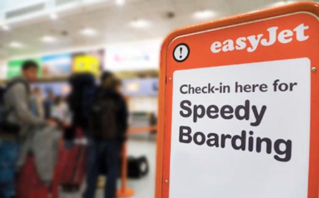 Авиакомпания Easyjet предлагает пассажирам "освободить руки"