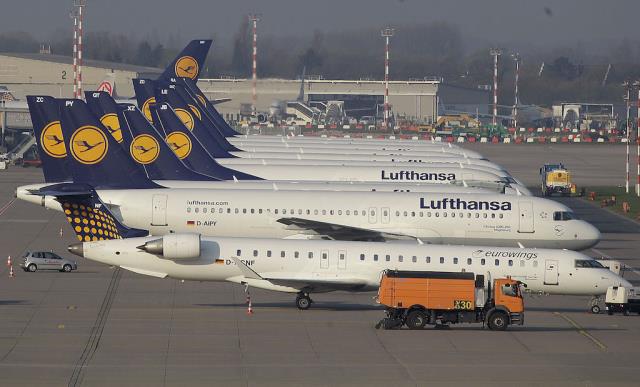 Профсоюз пилотов Lufthansa продлил забастовку до 24 ноября.