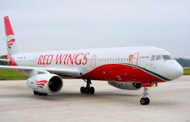 Пассажиры задержанного рейса Red Wings из Симферополя прибыли в Москву