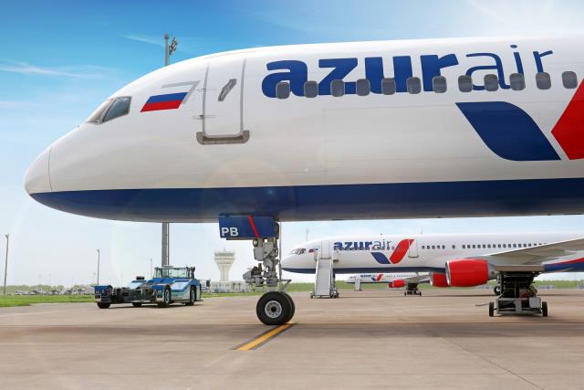 Авиакомпания AZUR air отменит питание на рейсах короче пяти часов