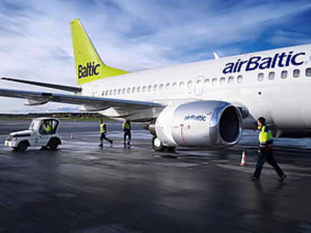 AirBaltic отменила рейсы в Симферополь.