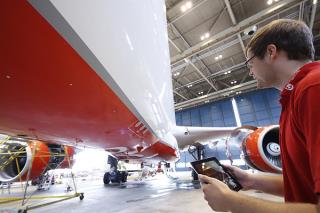 Air Berlin отменила десятки рейсов из-за стачки пилотов 