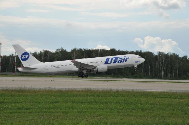 Пассажиры задержанного в Екатеринбурге самолета Utair вылетели в Югру