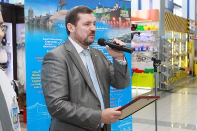 Миллионный пассажир в Толмачёво
