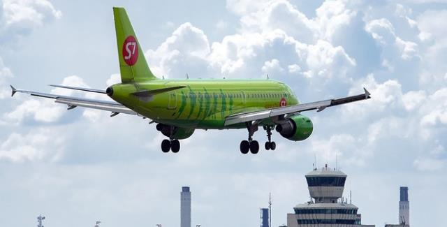 Самолёт авиакомпании S7 Airlines почти на сутки задержали в Крыму
