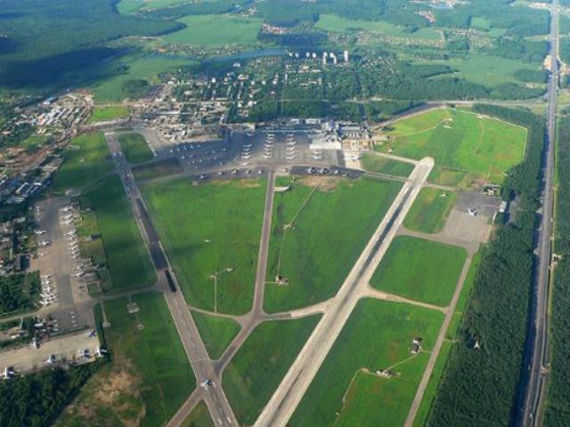 "Внуково" с марта 2011 года перестанет принимать шумные самолеты