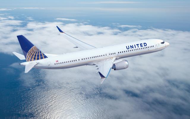 Из-за скандала с пассажиром глава United Airlines покинет свой пост в 2018 году