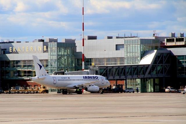 Рейс авиакомпании «ИрАэро» Екатеринбург - Москва задержан из-за неисправности самолета