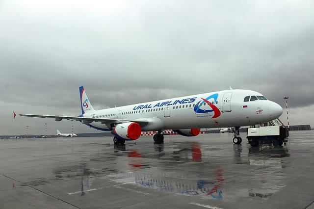 В Екатеринбурге совершил вынужденную посадку рейс Москва-Томск