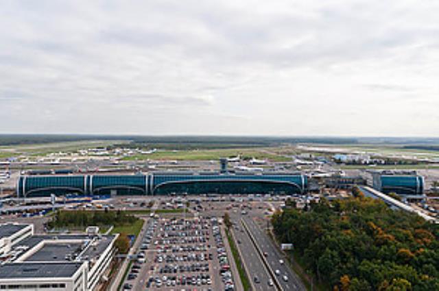 Аэропорт "Домодедово" назвал "Трансаэро" самой пунктуальной авиакомпанией.