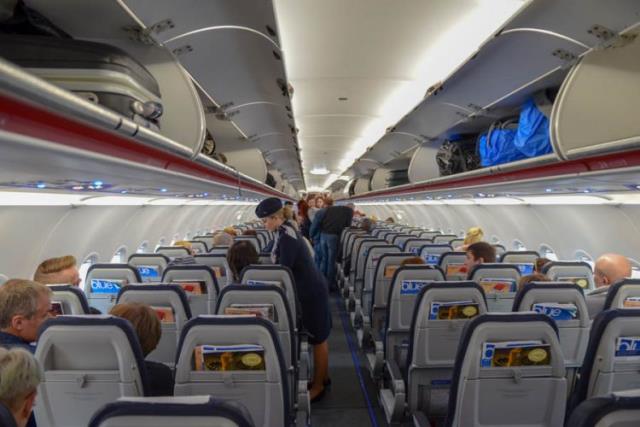 Авиакомпания KLM рассказала о самых безопасных местах в самолете и вызвала критику