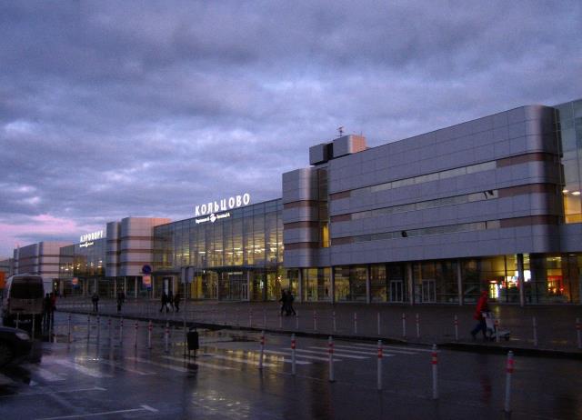 Шесть самолетов ушли на посадку в Екатеринбург из-за тумана в аэропорту Челябинска