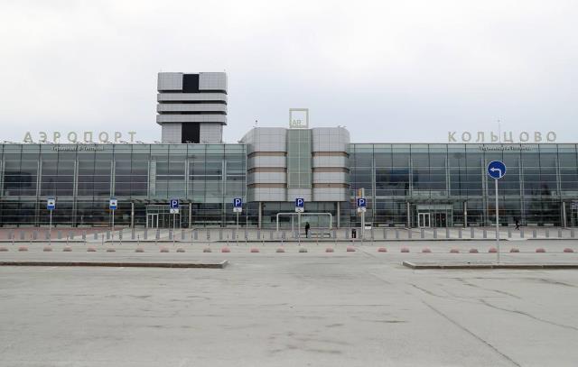 Пять самолетов, следовавших в Тюмень, сели в Екатеринбурге из-за плохой погоды