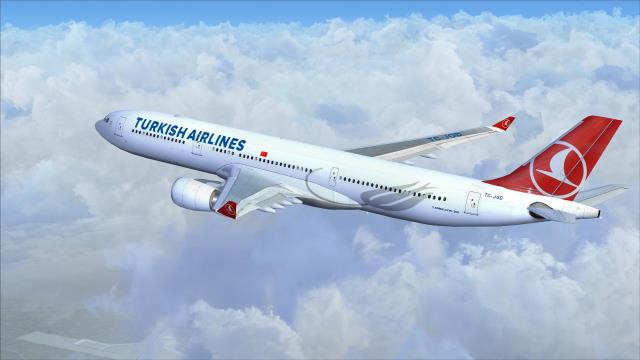 Авиакомпания Turkish Airlines отменила более 250 рейсов из Стамбула.