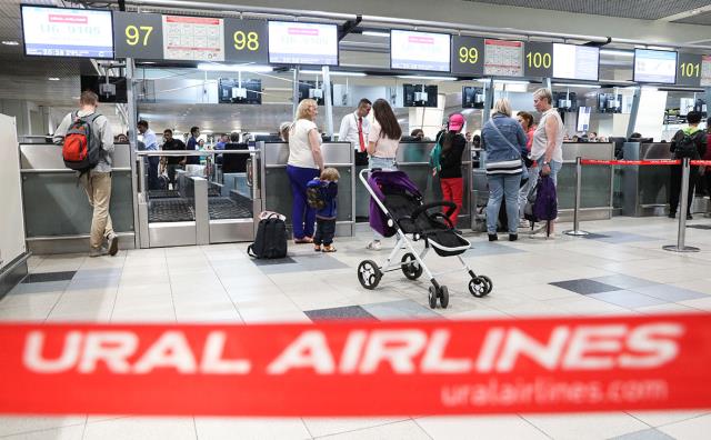 «Уральские авиалинии» объяснили отказ провозить граждан СНГ из Китая