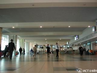 In seven months of 2004 passenger flow at Domodedovo International Airport amounts to 6.700 million passengers.