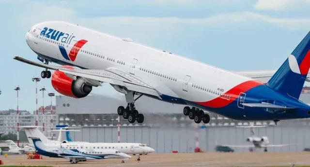 Авиакомпания Azur Air запустит первые регулярные рейсы по России