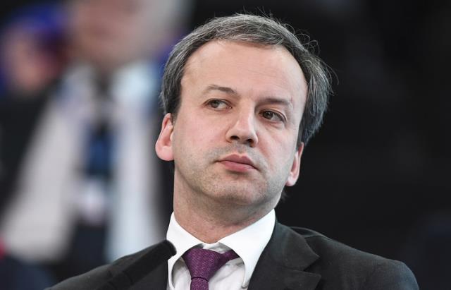 Дворкович поручил проработать меры по погашению задолженности «ВИМ-Авиа» по зарплате