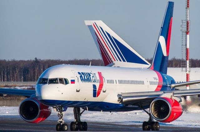 Рейс Azur Air застрял в Домодедово более чем на 6 часов