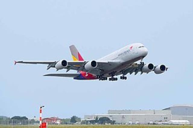 Asiana Airlines получила свой первый самолет Airbus А380.