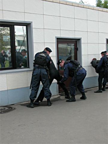 В Международном аэропорту Домодедово прошли совместные учения подразделений вневедомственной охраны и службы авиационной безопасности аэропорта