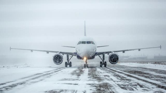 Три рейса Utair из-за метели задержаны в Ханты-Мансийске