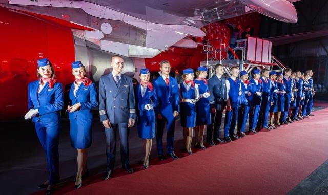 Авиакомпания «Россия» показала свою новую форму