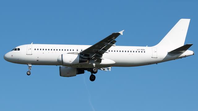 LY-NZL:Airbus A320-200:Tunisair