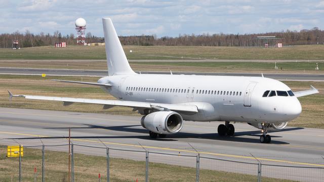 LY-VEN:Airbus A320-200:Avion Express