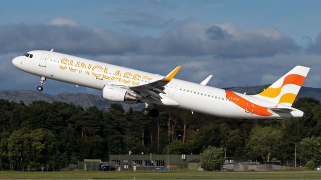 OY-TCD:Airbus A321:Thomas Cook Airlines Scandinavia