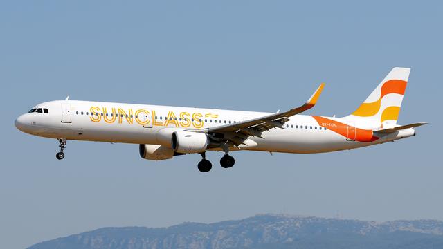 OY-TCH:Airbus A321:Thomas Cook Airlines Scandinavia