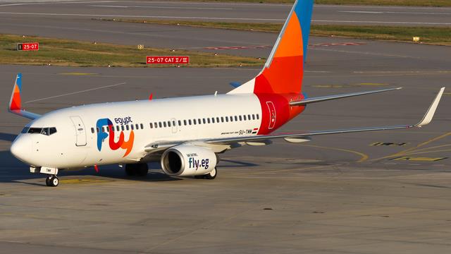 SU-TMM:Boeing 737-700: