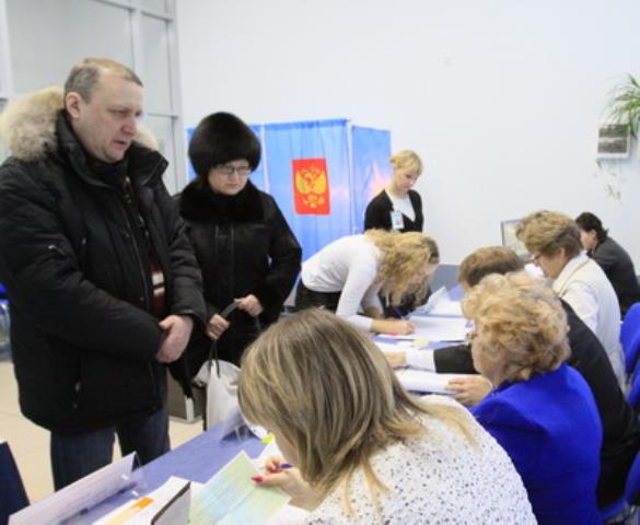 В аэропорту Толмачёво проголосовали около 400 человек